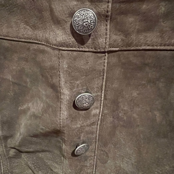 Gianni Bini Olive green Button-Front Suede Skirt, size large. EUC, zipper back. - Picture 3 of 6